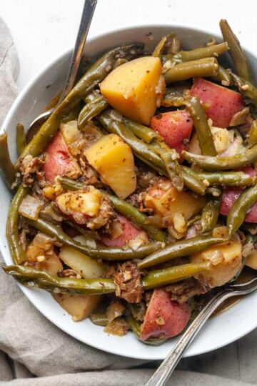 Green bean stew with baby potatoes 