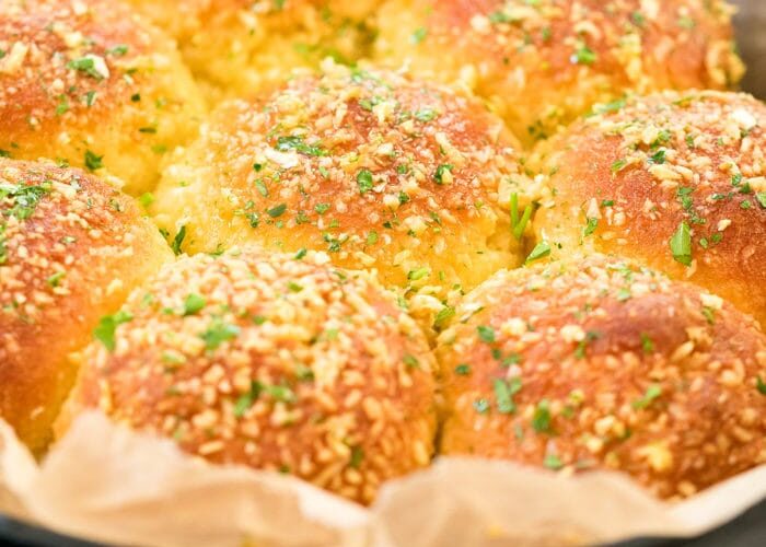 Cheesy Keto Garlic Bread Rolls